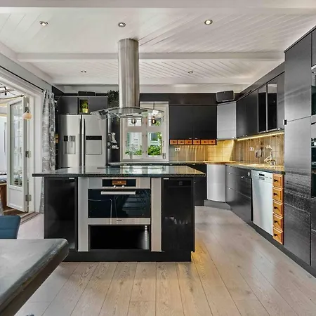 5-Bed Villa 1 Km From The Centre Of Stavanger *
