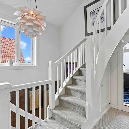 5-Bed Villa 1 Km From The Centre Of Stavanger *