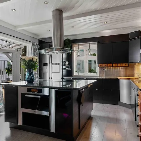 5-Bed Villa 1 Km From The Centre Of Stavanger Villa