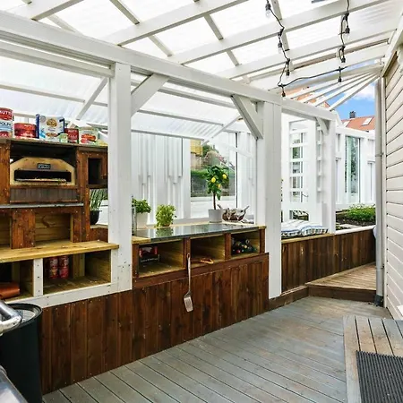 5-Bed Villa 1 Km From The Centre Of Stavanger Στάβανγκερ